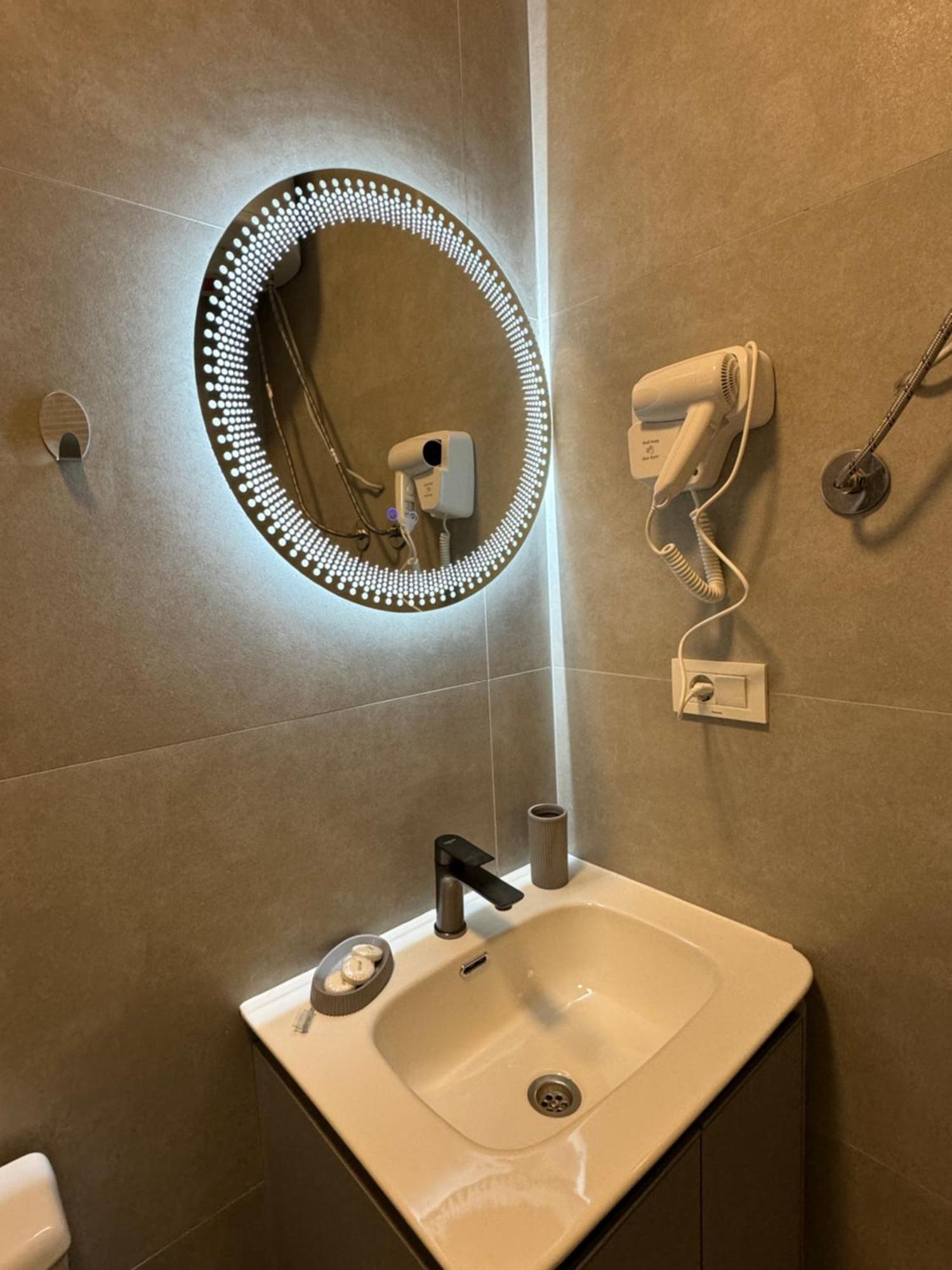 Midtown Prishtina Stays - Central Location Pristina Esterno foto